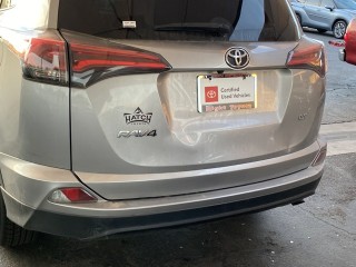 2018 Toyota RAV4 LE JTMZFREV0JJ203271 photo 2 2018 Toyota RAV4 LE JTMZFREV0JJ203271 photo 2
