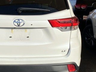 2019 Toyota Highlander LE Plus 5TDZZRFH2KS363673 photo 4 2019 Toyota Highlander LE Plus 5TDZZRFH2KS363673 photo 4