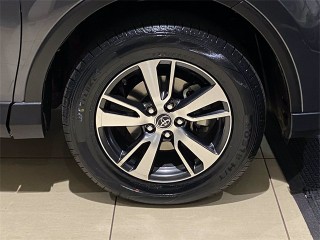 2017 Toyota RAV4 XLE JTMWFREV4HD095152 photo 6 2017 Toyota RAV4 XLE JTMWFREV4HD095152 photo 6