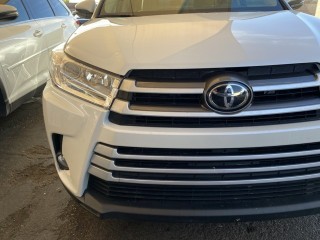 2019 Toyota Highlander LE Plus 5TDZZRFH2KS363673 photo 1 2019 Toyota Highlander LE Plus 5TDZZRFH2KS363673 photo 1